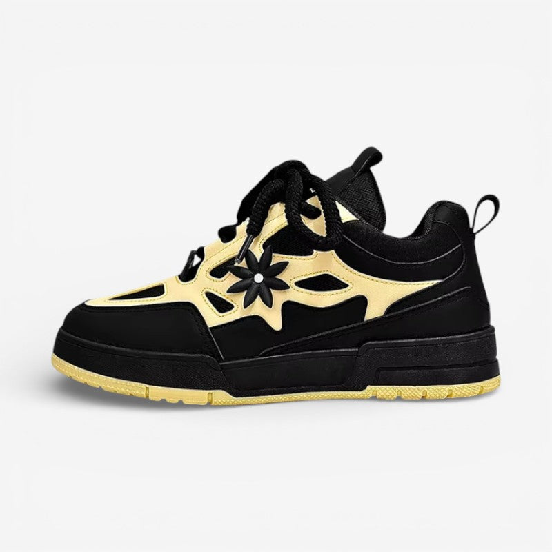 Arjan - Round toe sneaker with lace up closure