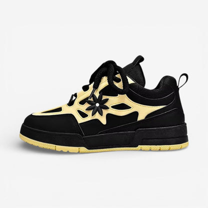 Arjan - Round toe sneaker with lace up closure