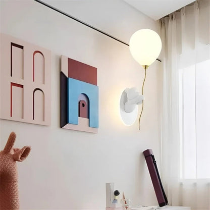BrightPaws – Bear and balloon LED wall lamp for decor