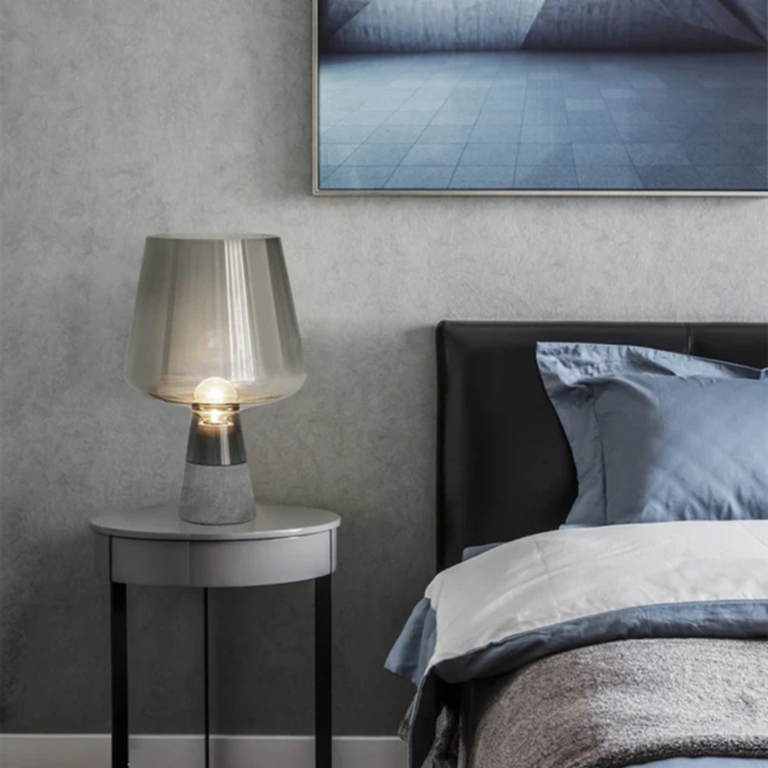 Industrielle Tischlampe | Handgefertigt & Robust | Warmes Licht | Glas & Stein