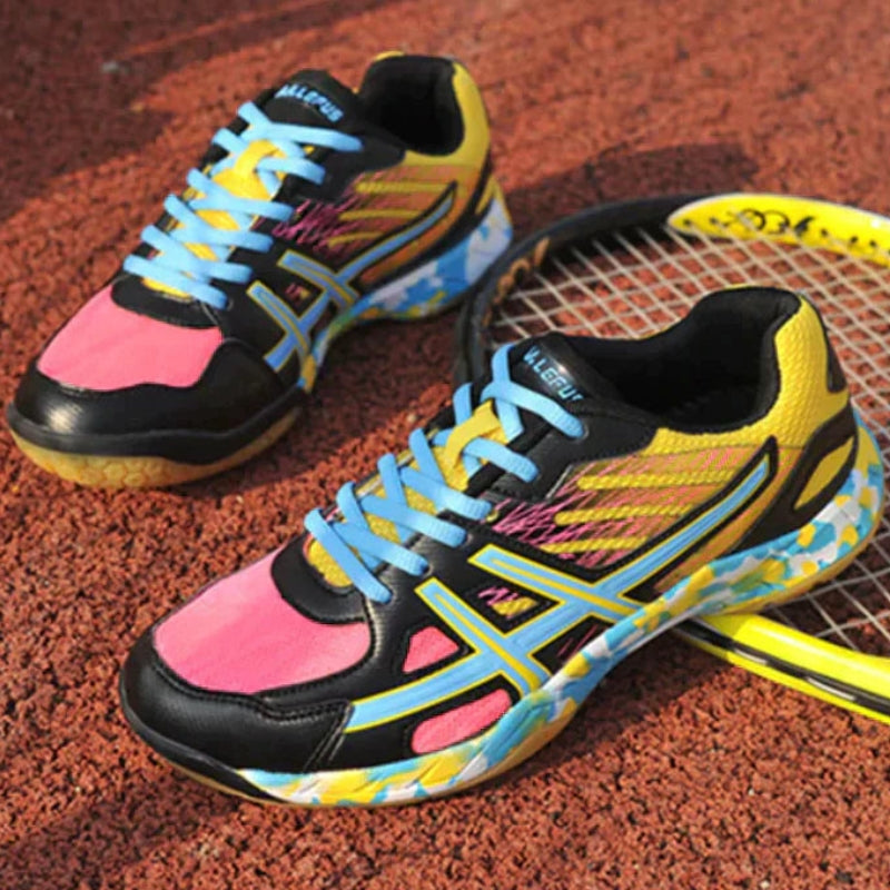 StrideFlex – Sneakers with Adjustable Laces & Round Toe
