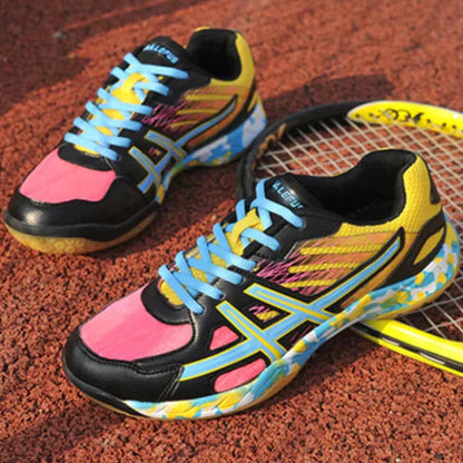 StrideFlex – Sneakers with Adjustable Laces & Round Toe