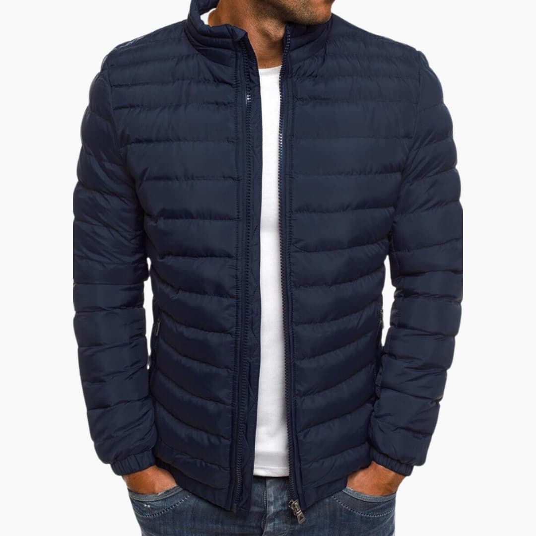 La chaqueta Mitchel — sofisticación ligera para el preverano y más allá.