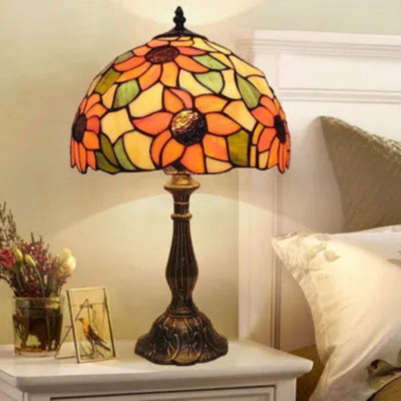 Lampe de table style Tiffany panneaux de verre colorés