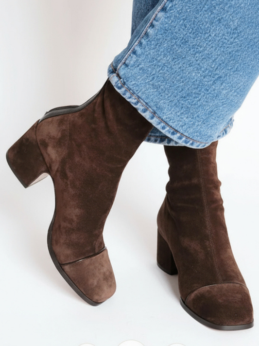 Ivone | Elegáns magassarkú csizmák