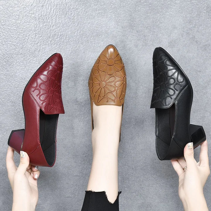 Minhora – Pumps Mit Blockabsatz Und Lederstickerei