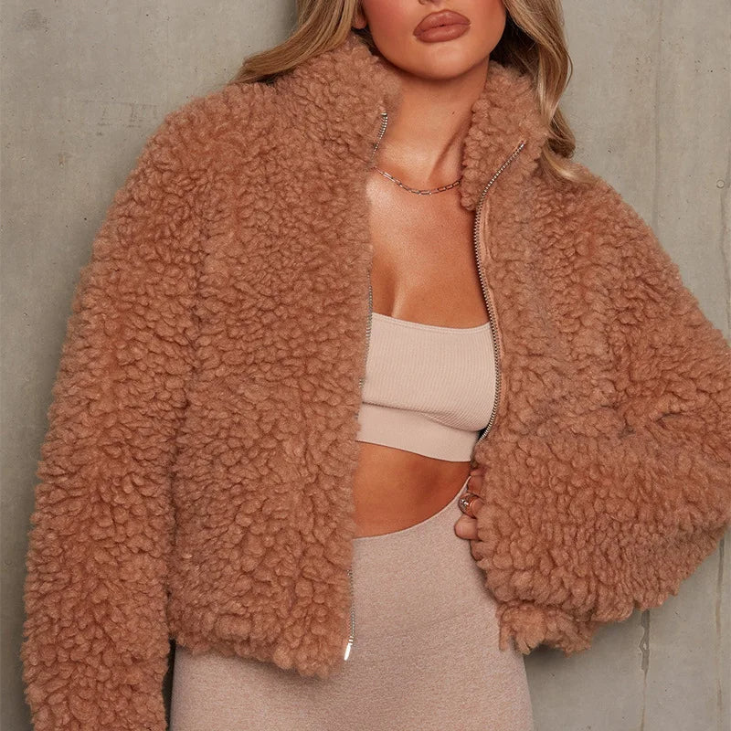 Woll-Teddyjacke mit Reißverschluss und hohem Kragen