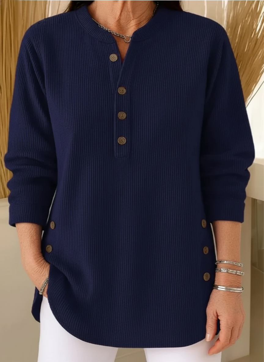 Gemütlicher Pullover mit schickem Knopfdetail