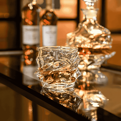 Kristall Whisky-Glas mit facettiertem Design