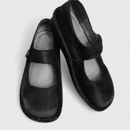 Livia | Eleganta Slip-On Skor med Detaljer