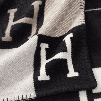 Plaid doré exclusif en cachemire et laine