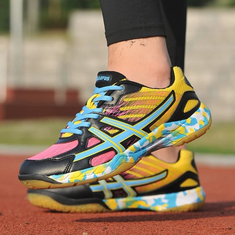 StrideFlex – Sneakers with Adjustable Laces & Round Toe