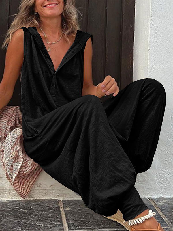 Mette - Halvknapet jumpsuit med hætte og uden ærmer