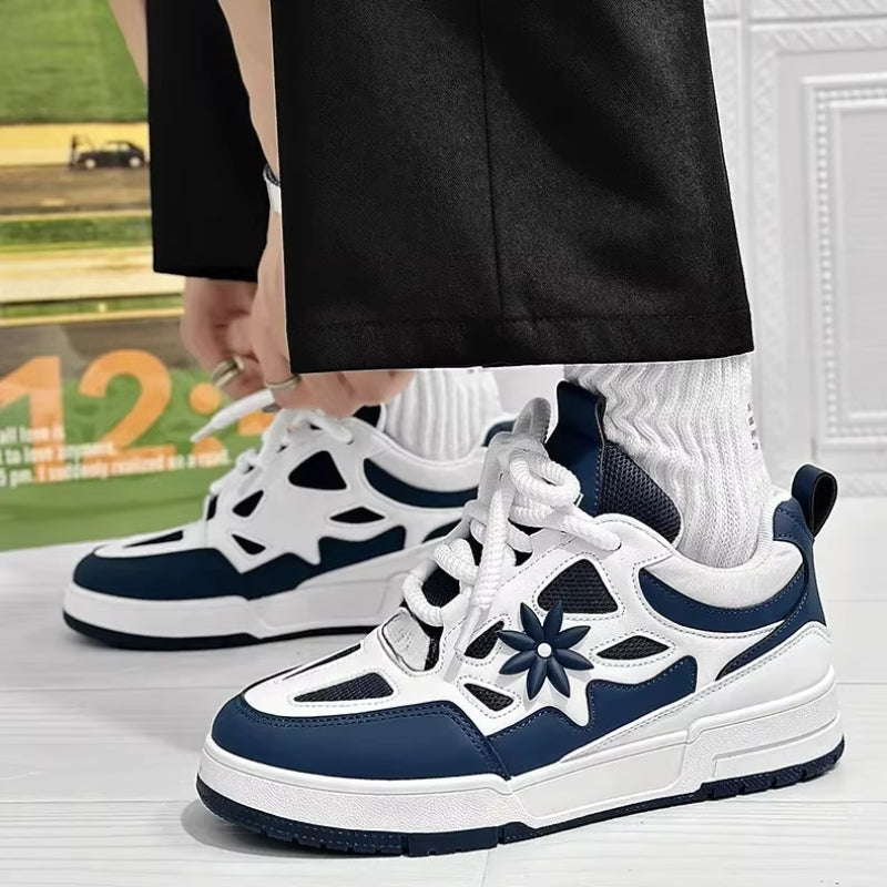 Arjan - Round toe sneaker with lace up closure