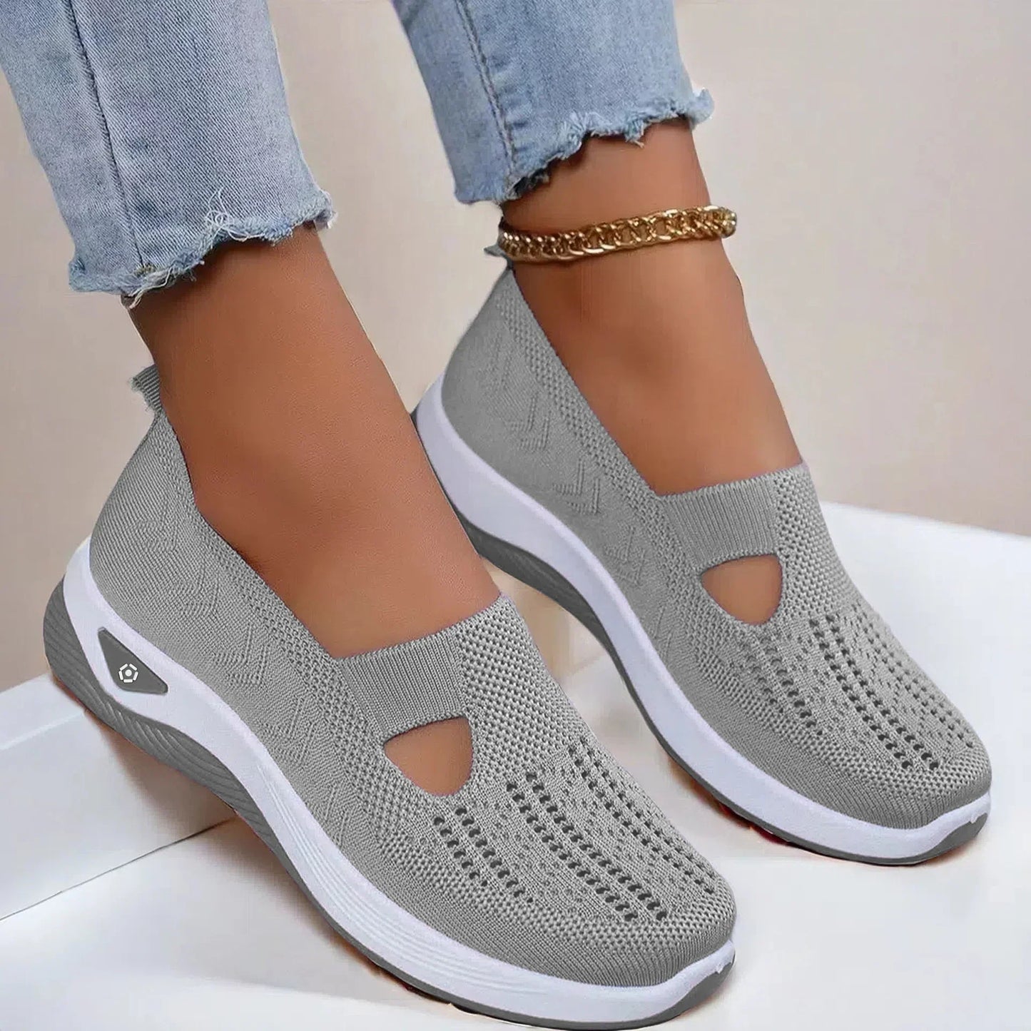 Einara – Atmungsaktive Rutschfeste Schuhe
