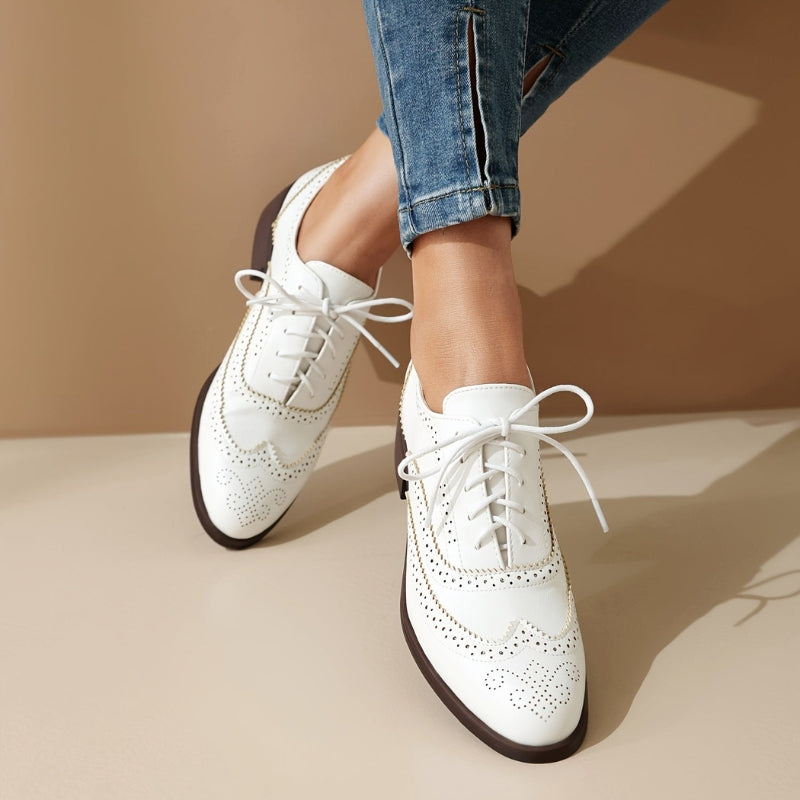 Mireya - Pointed toe shoes with lace up closure
