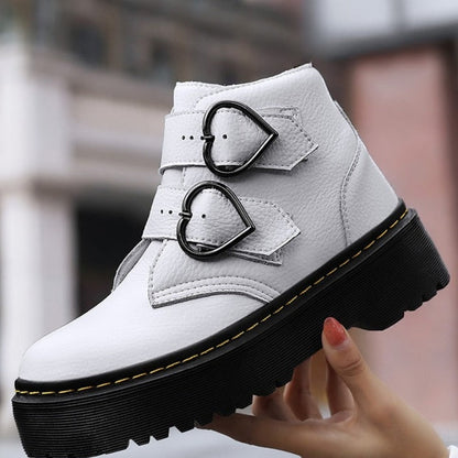 Daisy – Women's Boots with Round Toe and Heart-Shaped Buckle