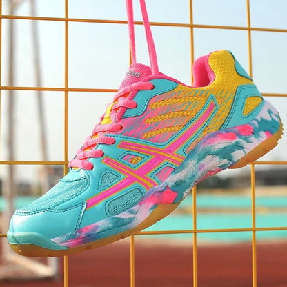 StrideFlex – Sneakers with Adjustable Laces & Round Toe