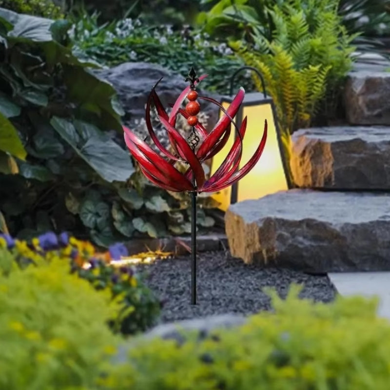 Gartenspinne aus Metall mit windgetriebener Rotation