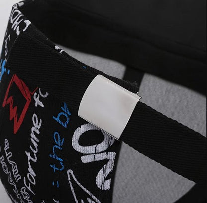 Wit graffiti print baseball pet dames en heren – cap met tekst en street art patroon – verstelbare hip hop baseball pet met gebogen klep – witte casual pet voor streetwear en dagelijks gebruik