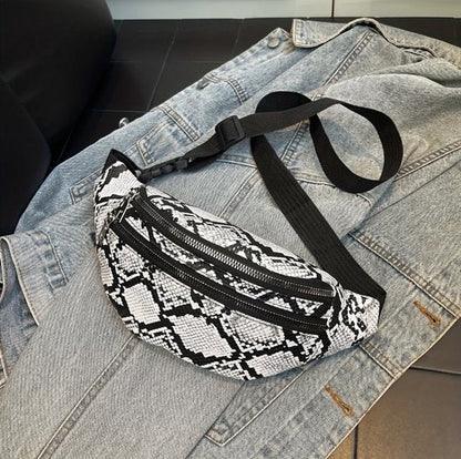 Wit zwart heuptas dames en heren slangen print heuptas verstelbare band met gesp meerdere rits vakken compact crossbody heuptasje met dieren patroon voor dagelijks gebruik reizen festivals en casual outfits