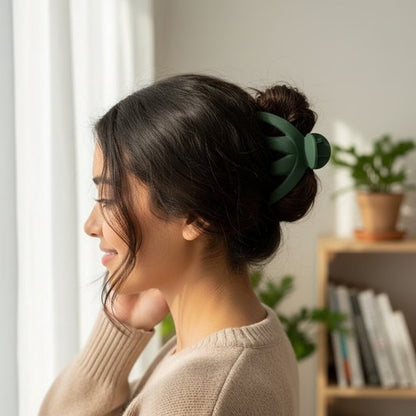 Haarclips set 4 stuks – matte ronde haar klemmen met brede gebogen tanden – stevige kunststof haaraccessoires in groen, bruin, paars en rood voor dames