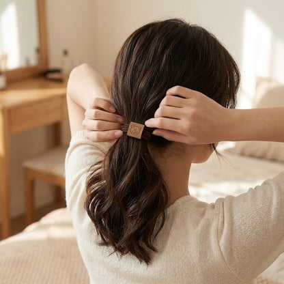 8721438345960 Beige en bruin haarelastiekjes set – 10 stuks – stoffen haar elastiekjes met dierenprint detail – rekbare en comfortabele elastiekjes voor dames – neutrale haar accessoires