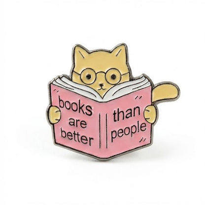 8721438366880 Schattige Kattenbroche met Boek – “Books Are Better Than People” Emaille Pin