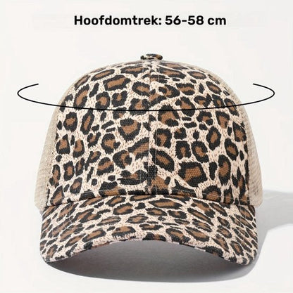 Beige bruin zwart luipaardprint baseball pet dames – mesh trucker pet met gebogen klep en luipaard patroon – dames cap met ademende mesh achterkant – streetwear stijl pet met dierenprint