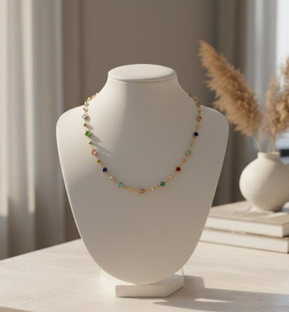 8721381459738 Goudkleurige ketting voor dames met ronde meerkleurige kralen