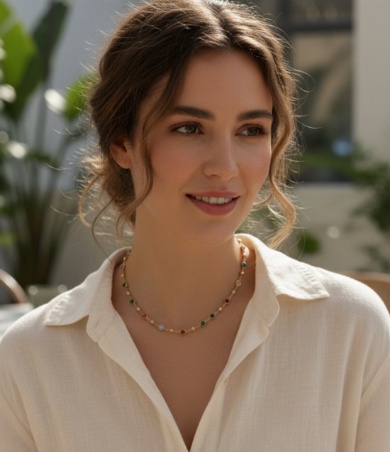 8721381459738 Goudkleurige ketting voor dames met ronde meerkleurige kralen