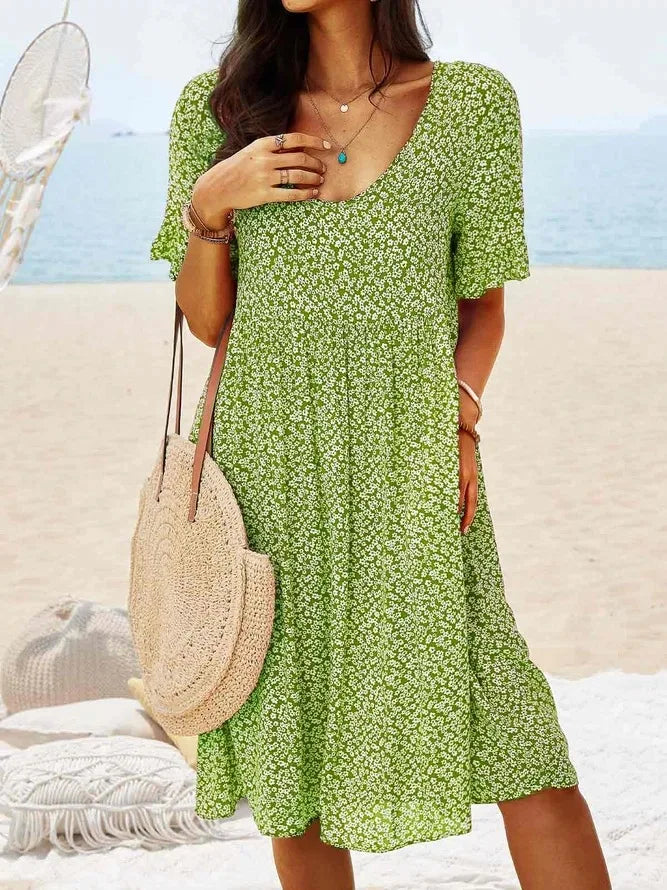 Women's Ditsy Floral V-Neck Short Sleeve Smock Dress