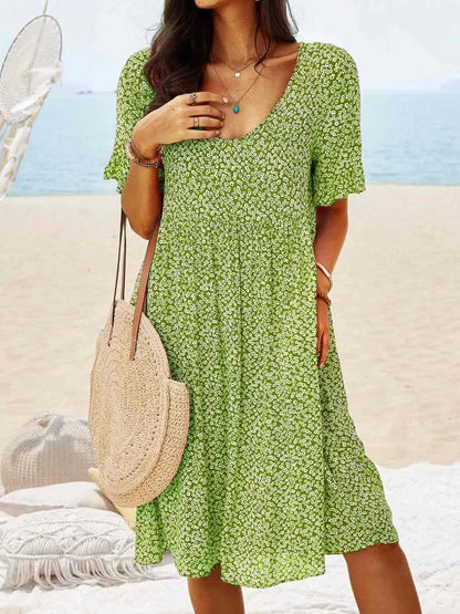 Women's Ditsy Floral V-Neck Short Sleeve Smock Dress