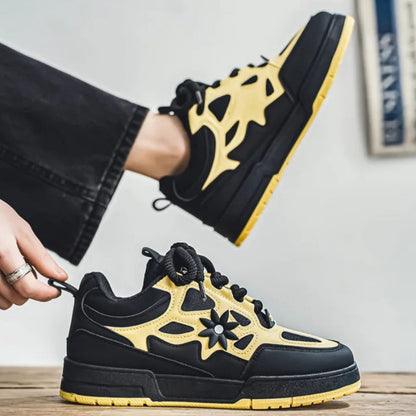 Arjan - Round toe sneaker with lace up closure