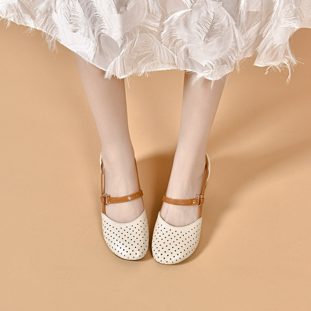 Roxanny | Perforierte Mary-Jane-Schuhe mit niedrigem Absatz