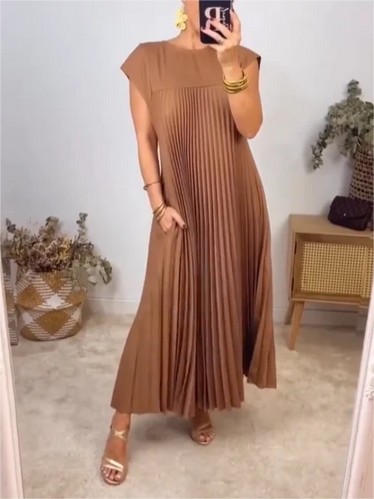 Ashna | Plissiertes ärmelloses Kleid in minimalistischer Eleganz