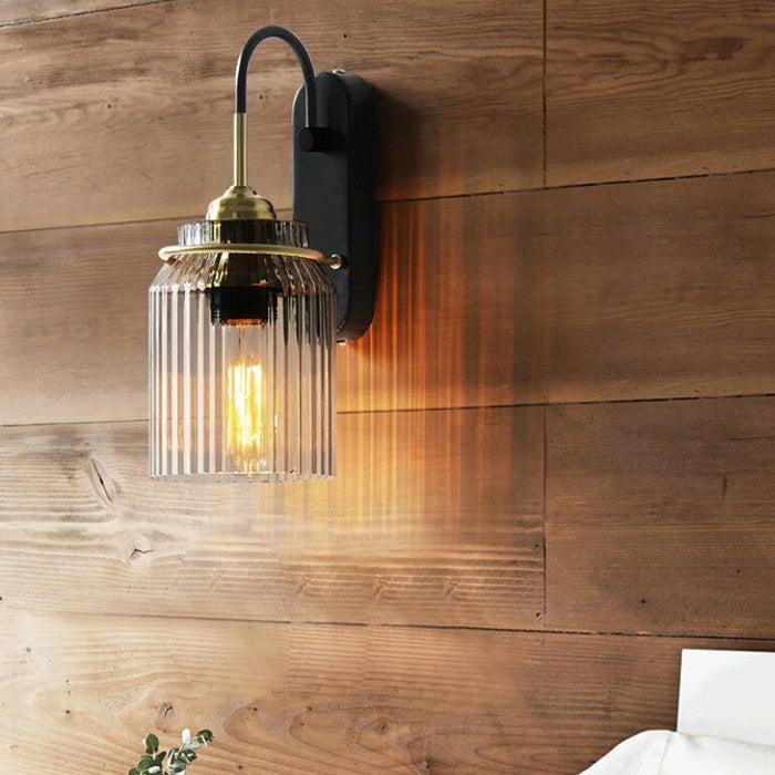 Vintage Wandlamp Met Geribbelde Glazen Kap