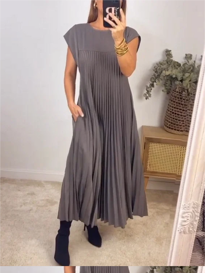 Ashna | Plissiertes ärmelloses Kleid in minimalistischer Eleganz
