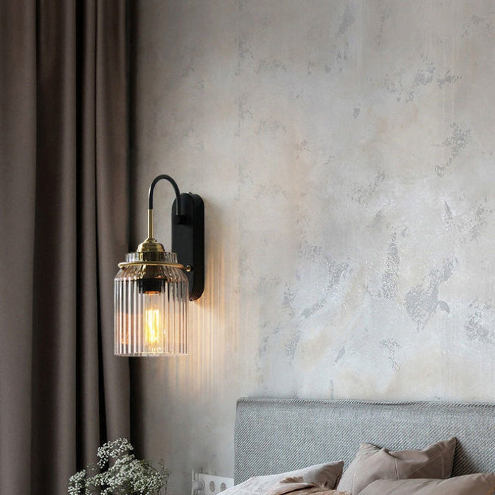 Vintage Wandlamp Met Geribbelde Glazen Kap