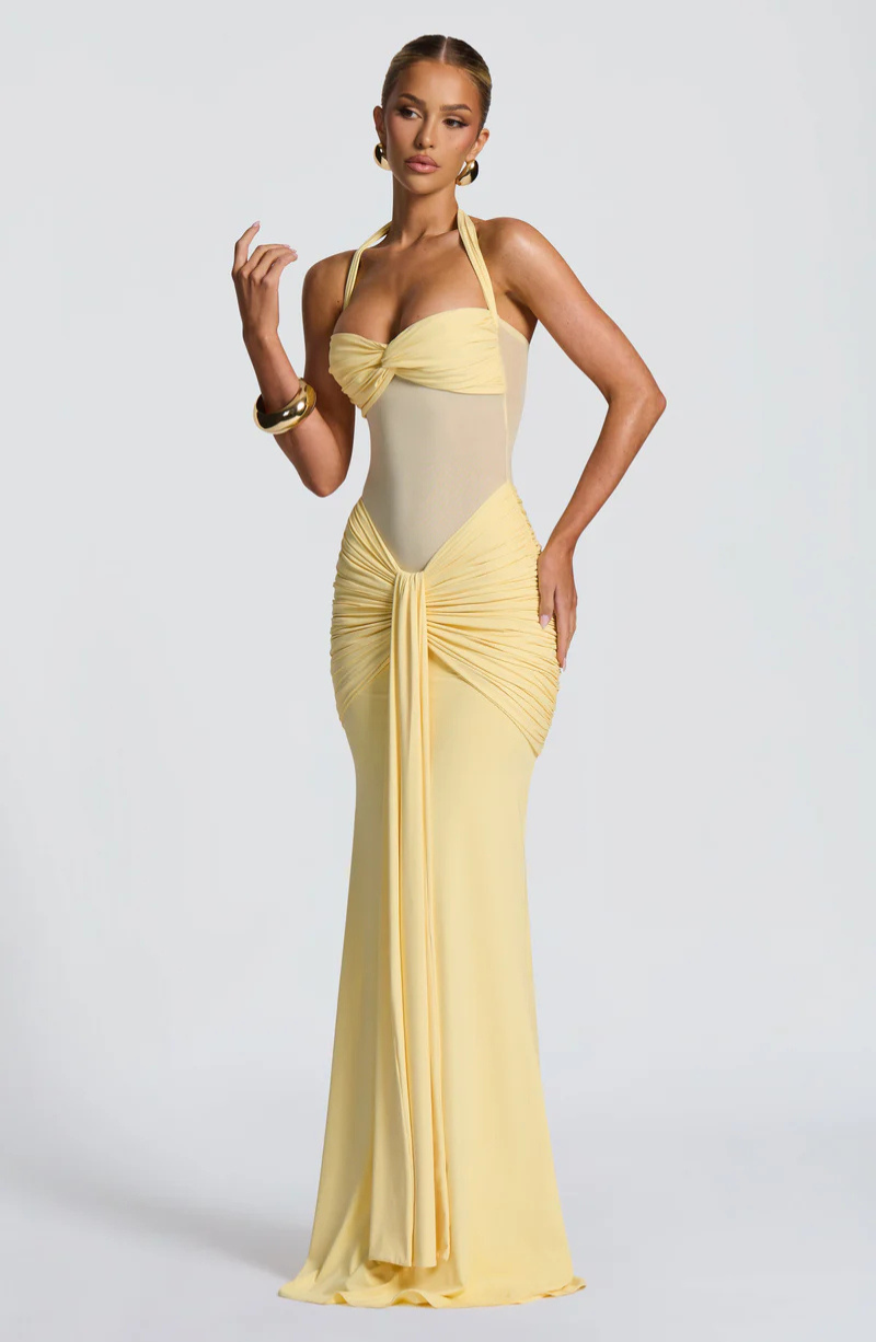 Timeless Hourglass Gown — Glamorous Silhouette & Elegant Detailing