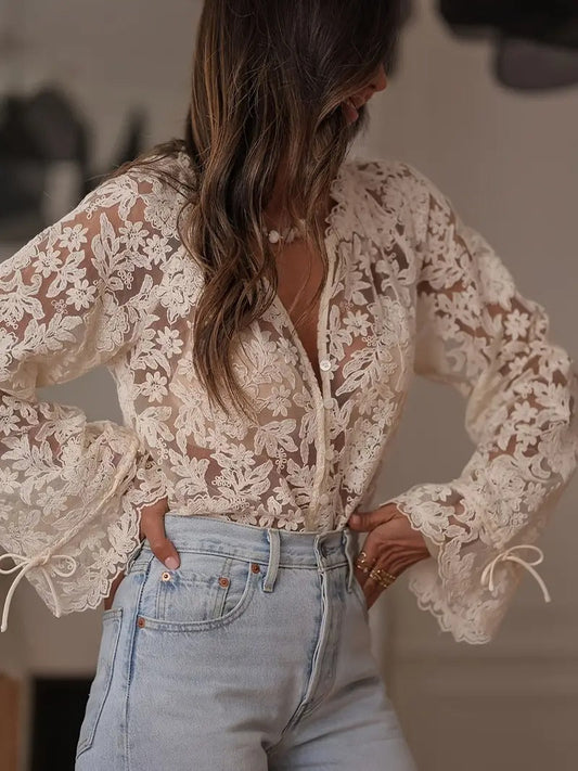 Fenna - Dentelle florale transparente avec manches évasées
