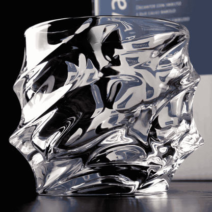 Kristall Whisky-Glas mit facettiertem Design