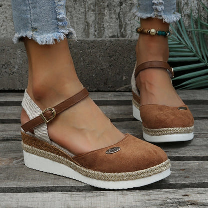 Sandales compensées avec bride à boucle réglable