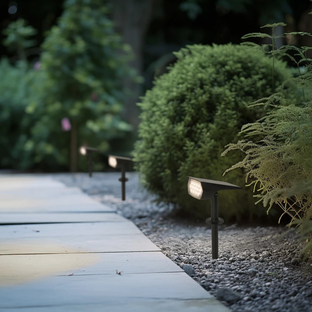 Solentra | Stijlvolle Waterdichte Solar Tuinlamp