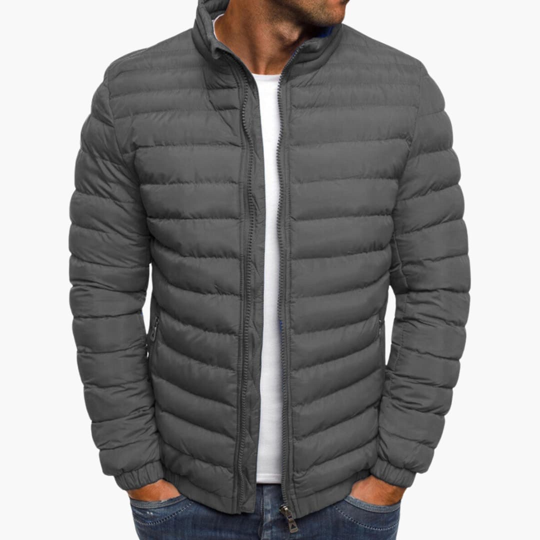 La chaqueta Mitchel — sofisticación ligera para el preverano y más allá.
