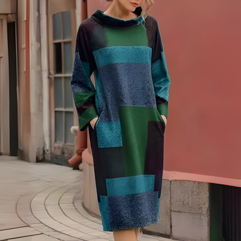 Zola - Long sleeve sweater dress with side pockets
