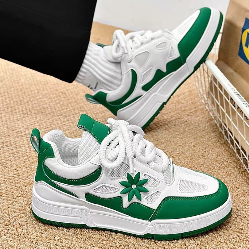 Arjan - Round toe sneaker with lace up closure