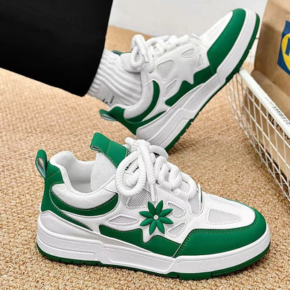 Arjan - Round toe sneaker with lace up closure