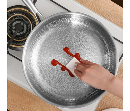 TitanPro – Pure Titanium Frying Pan with Hammered Fish-Scale Pattern