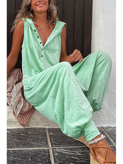 Mette - Halvknapet jumpsuit med hætte og uden ærmer